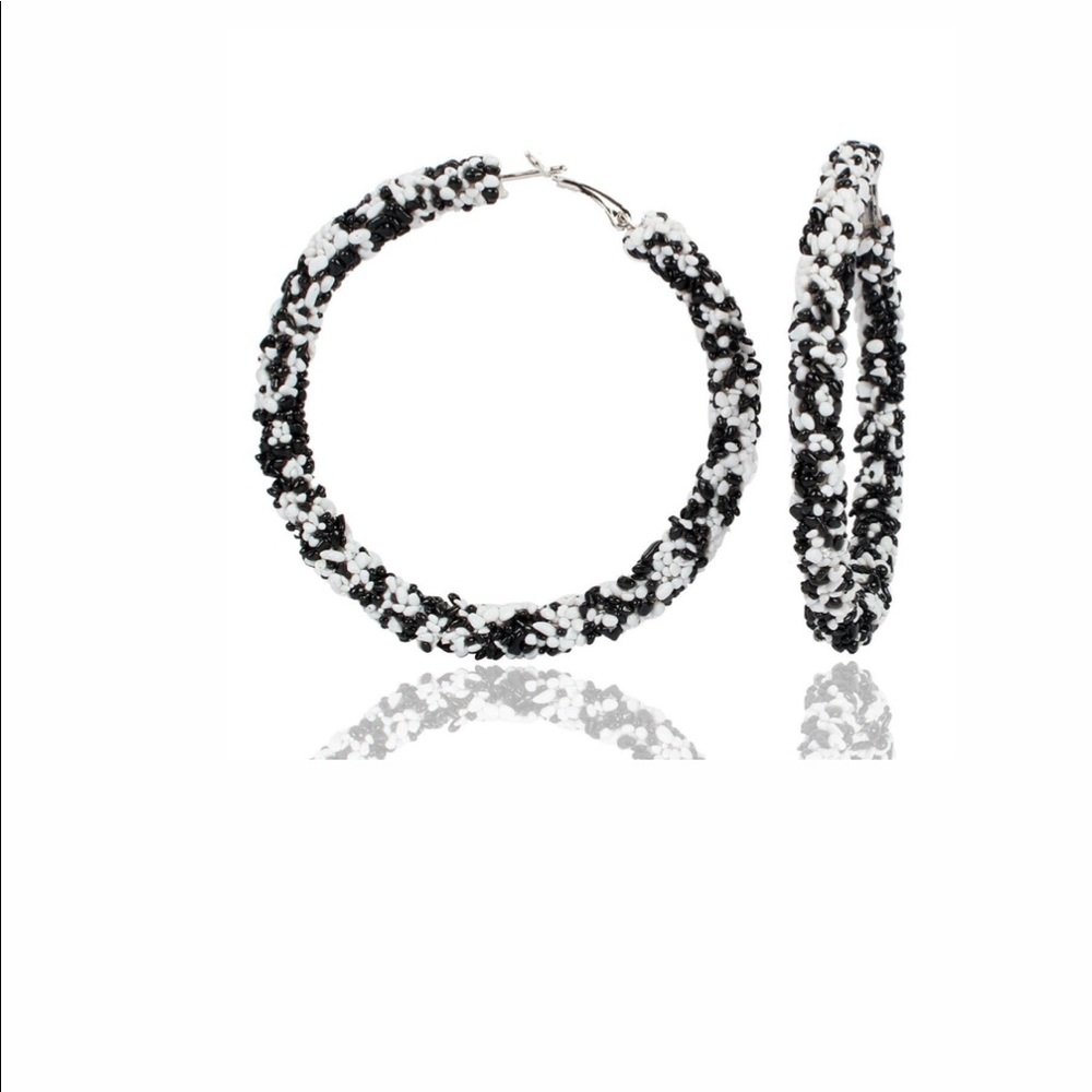Hoops earrings beaded